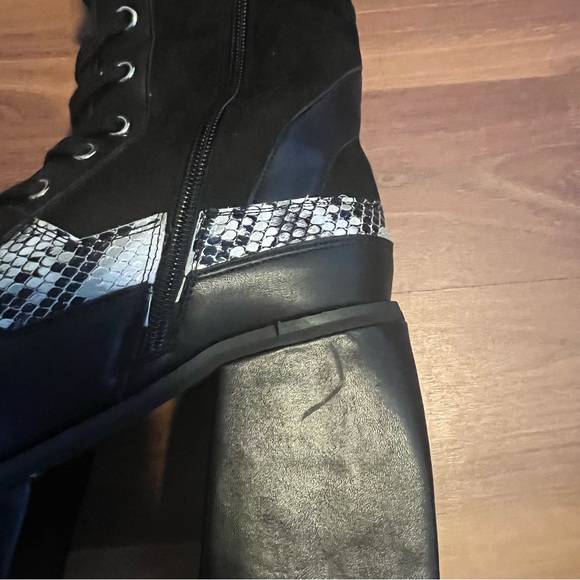 Gothic Snakeskin Fleece Interior Platform Knee High Lace Up Boots 7 - Picture 12 of 12
